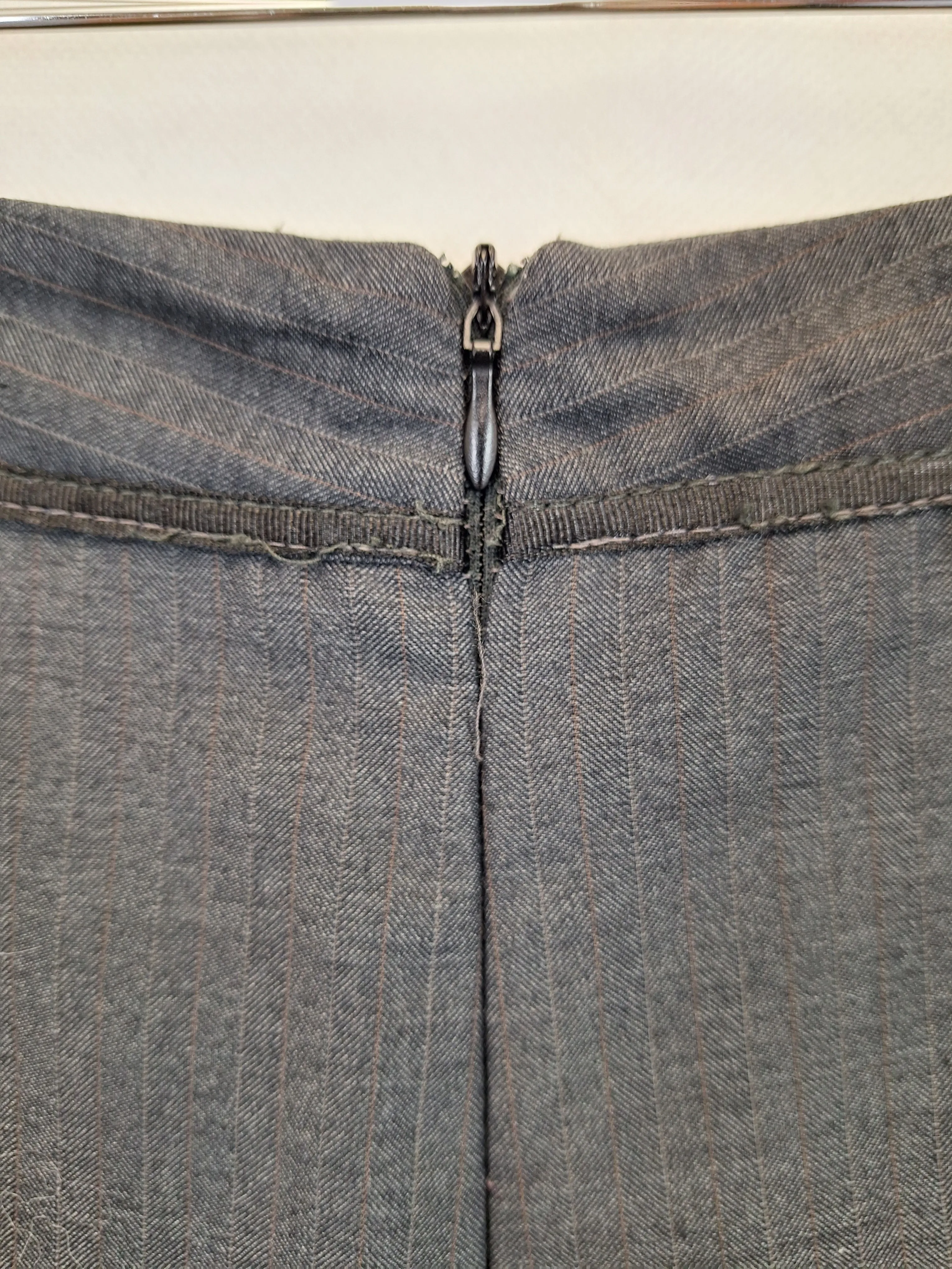 Aero Esssential Office Style Midi Skirt Size 8