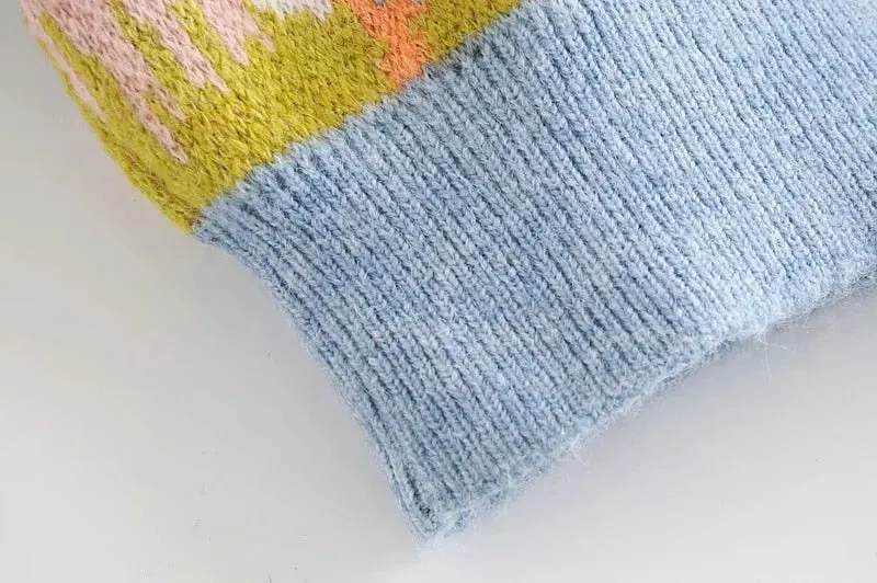 ANIMAL JACQUARD KNITTED SWEATER