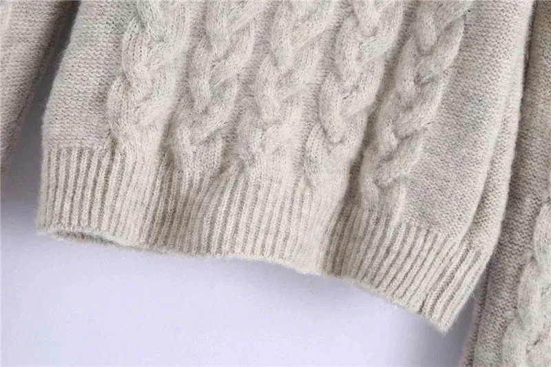 EMBROIDERED CROPPED KNITTED SWEATER