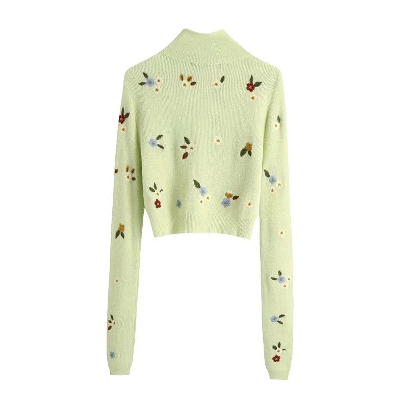 FLORAL EMBROIDERY CROPPED SWEATER