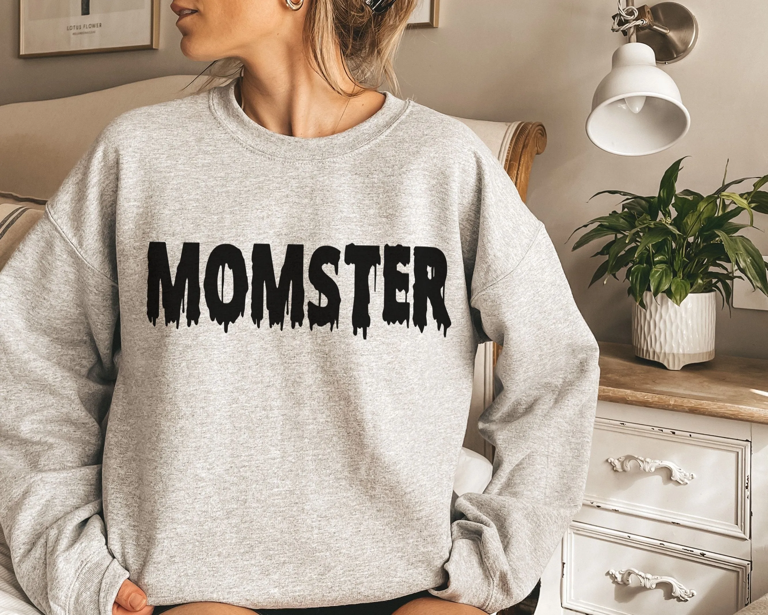 MOMSTER Shirt